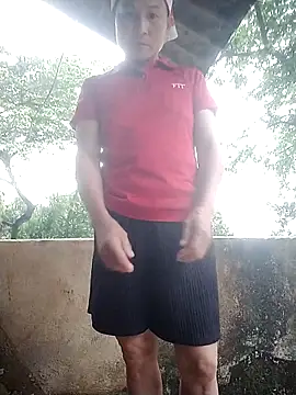 Snapshot of phlin1 chatting on 05/08/26, 11:19 phlin1 online show from 05/08/26, 11:19
