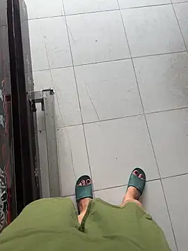 sharon-Hanna online show from 10/29/25, 03:38