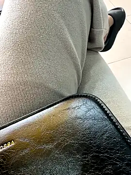 sharon-Hanna online show from 12/15/25, 01:22