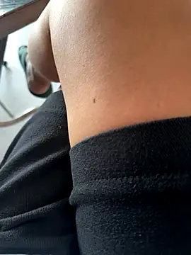 sharon-Hanna online show from 11/22/25, 01:15