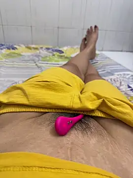 sharon-Hanna online show from 12/19/25, 03:36