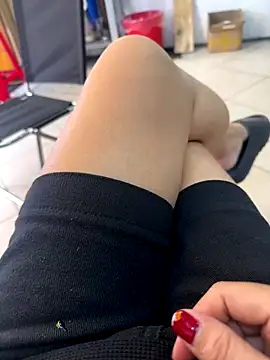 sharon-Hanna online show from 10/25/25, 01:27