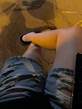 sharon-Hanna online show from 12/16/25, 02:54