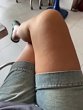 sharon-Hanna online show from 11/23/25, 01:26