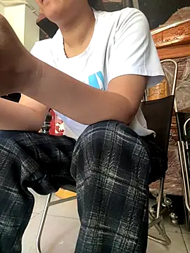 sharon-Hanna online show from 11/26/25, 01:38