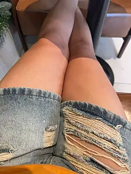 Snapshot of sharon-Hanna chatting on 01/12/26, 12:50 sharon-Hanna online show from 01/12/26, 12:50