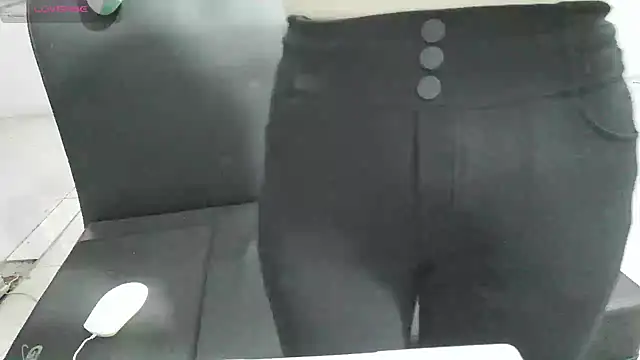 Owe chan online show from 10/21/25, 11:37