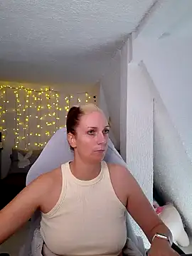 Snapshot of SexyJulia21 chatting on 03/07/25, 09:40 SexyJulia21 online show from 03/07/25, 09:40