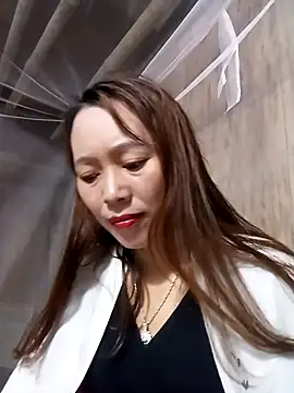 Snapshot of Bianly chatting on 11/25/25, 01:17 Bianly online show from 11/25/25, 01:17