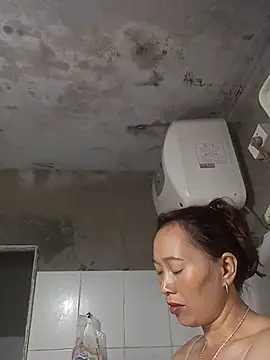 Snapshot of Bianly chatting on 11/05/25, 11:24 Bianly online show from 11/05/25, 11:24