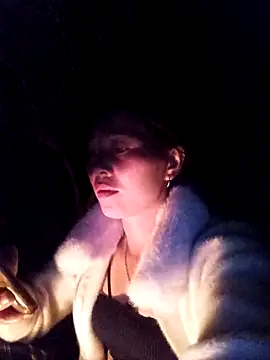 Snapshot of Bianly chatting on 12/16/25, 01:26 Bianly online show from 12/16/25, 01:26