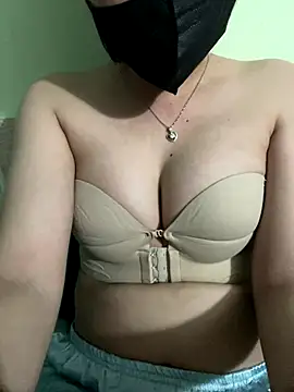 Nanaly99 online show from 11/22/25, 04:28