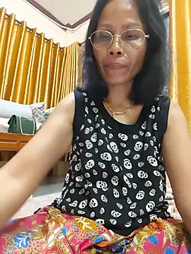Snapshot of Mama_Eva_1 chatting on 07/17/26, 10:18 Mama Eva 1 online show from 07/17/26, 10:18