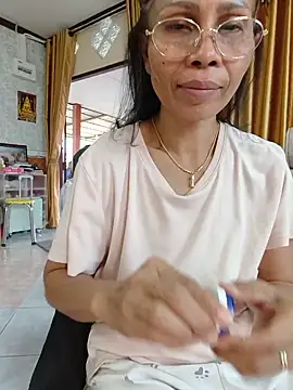 Snapshot of Mama_Eva_1 chatting on 07/17/26, 12:30 Mama Eva 1 online show from 07/17/26, 12:30