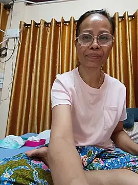 Snapshot of Mama_Eva_1 chatting on 08/04/26, 12:48 Mama Eva 1 online show from 08/04/26, 12:48