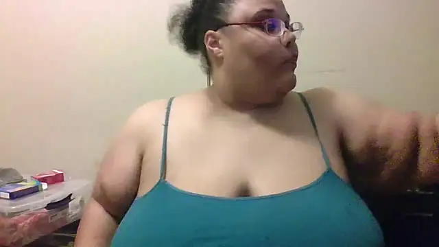 Snapshot of SexyBBW10790 chatting on 09/20/25, 12:15 SexyBBW10790 online show from 09/20/25, 12:15