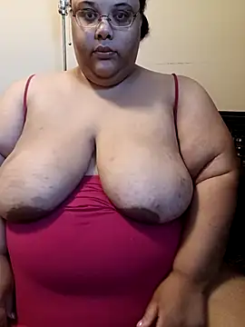 Snapshot of SexyBBW10790 chatting on 09/27/25, 01:17 SexyBBW10790 online show from 09/27/25, 01:17