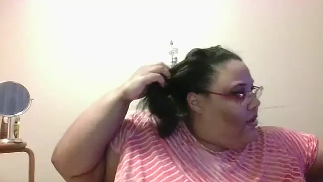 Snapshot of SexyBBW10790 chatting on 10/25/25, 11:05 SexyBBW10790 online show from 10/25/25, 11:05