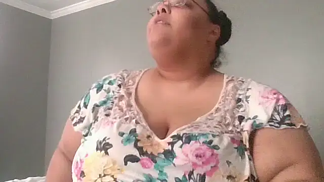 Snapshot of SexyBBW10790 chatting on 02/17/26, 06:27 SexyBBW10790 online show from 02/17/26, 06:27