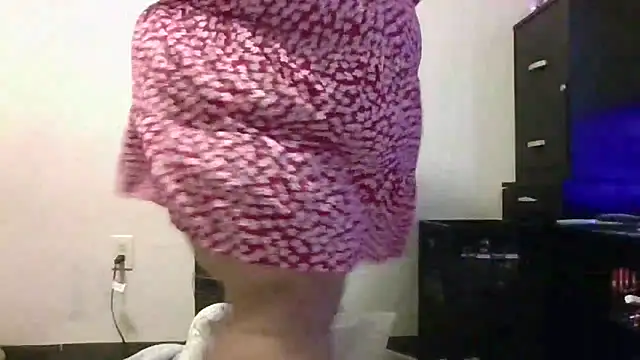 Snapshot of SexyBBW10790 chatting on 11/08/25, 03:04 SexyBBW10790 online show from 11/08/25, 03:04