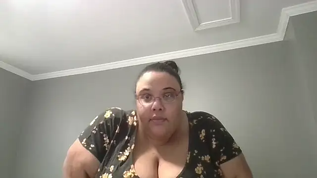 Snapshot of SexyBBW10790 chatting on 02/11/26, 03:23 SexyBBW10790 online show from 02/11/26, 03:23
