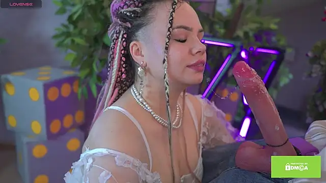 Snapshot of bllowwoww chatting on 01/11/26, 08:32 bllowwoww online show from 01/11/26, 08:32