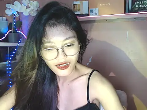 Snapshot of skinny_gracie chatting on 12/01/25, 02:56 skinny gracie online show from 12/01/25, 02:56