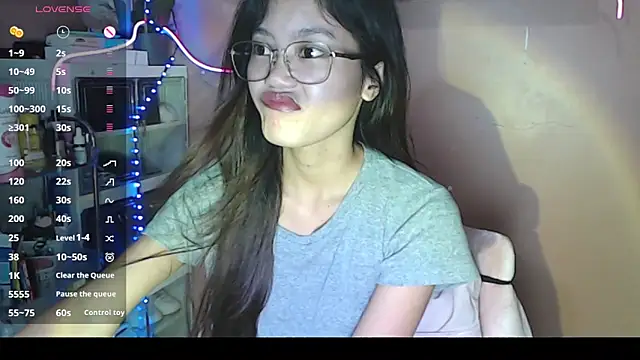 Snapshot of skinny_gracie chatting on 12/16/25, 09:46 skinny gracie online show from 12/16/25, 09:46