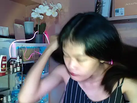 Snapshot of skinny_gracie chatting on 10/26/25, 08:37 skinny gracie online show from 10/26/25, 08:37