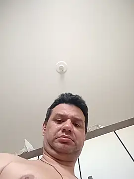 Snapshot of Crocante_Hot chatting on 10/23/25, 07:01 Crocante Hot online show from 10/23/25, 07:01