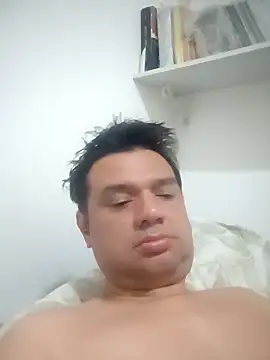 Snapshot of Crocante_Hot chatting on 11/22/25, 11:36 Crocante Hot online show from 11/22/25, 11:36