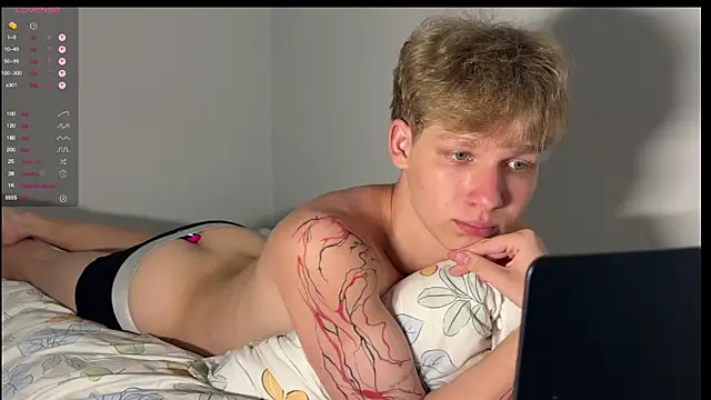 walter cute online show from 03/07/26, 04:12