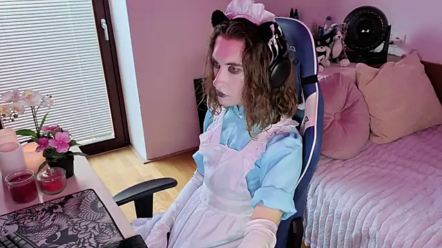 whitekittenenergy online show from 09/21/25, 01:38