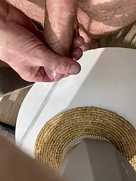 Jonny Agatha online show from 04/18/26, 06:32