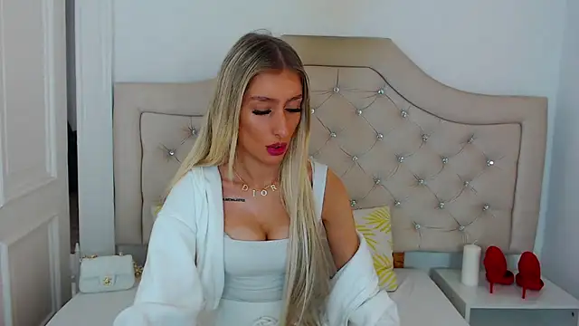 NatalieSensual online show from 10/19/25, 08:06