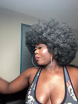 WomanNextdoor1 online show from 03/11/26, 12:04