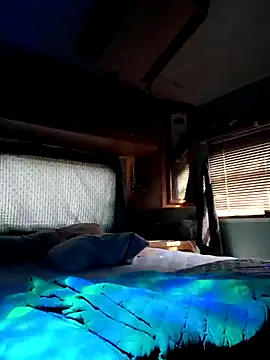 ShawnandDani7074 online show from 12/20/25, 03:48