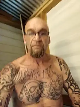 ShawnandDani7074 online show from 02/12/26, 07:52