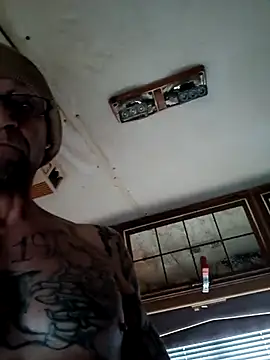 ShawnandDani7074 online show from 01/11/26, 04:36