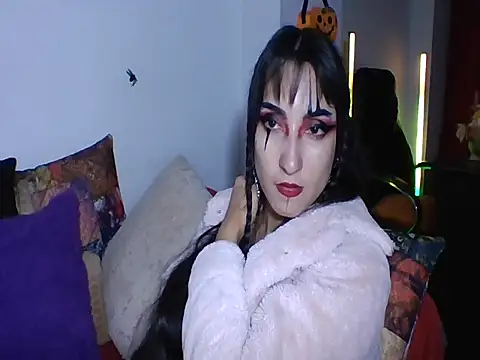 a miss online show from 10/31/25, 04:31