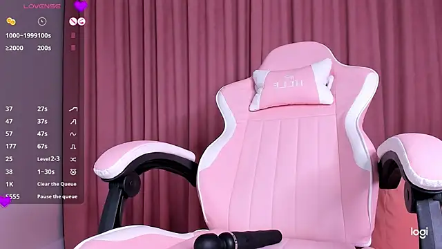 Snapshot of Momo_Ayase_ chatting on 11/16/25, 02:44 Momo Ayase online show from 11/16/25, 02:44