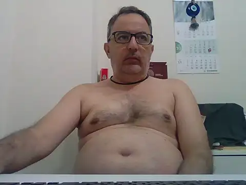 Snapshot of CELIK3577 chatting on 10/20/25, 01:18 CELIK3577 online show from 10/20/25, 01:18