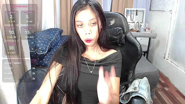 Snapshot of kourtneyluv_ chatting on 07/06/26, 05:14 kourtneyluv online show from 07/06/26, 05:14