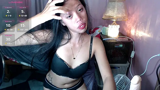Snapshot of kourtneyluv_ chatting on 06/18/26, 05:28 kourtneyluv online show from 06/18/26, 05:28