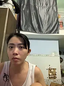 Snapshot of Minee1202 chatting on 10/23/25, 01:04 Minee1202 online show from 10/23/25, 01:04