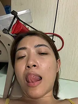 Minee1202 online show from 04/07/26, 12:45