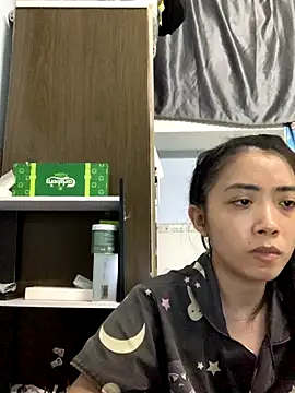 Minee1202 online show from 10/31/25, 04:42