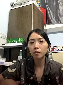 Snapshot of Minee1202 chatting on 12/23/25, 06:34 Minee1202 online show from 12/23/25, 06:34