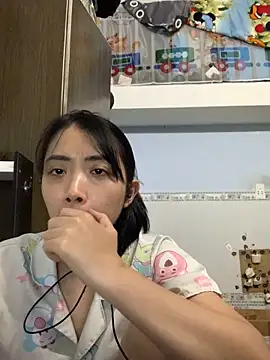 Snapshot of Minee1202 chatting on 10/15/25, 07:38 Minee1202 online show from 10/15/25, 07:38