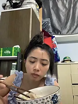 Minee1202 online show from 11/10/25, 04:28